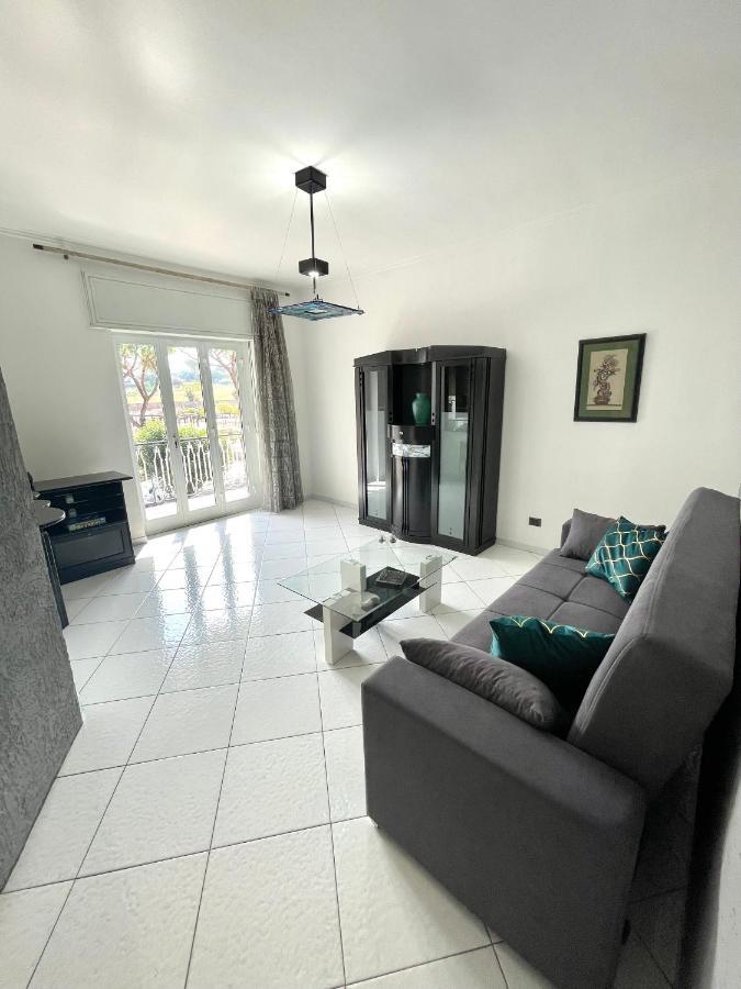 Madras Apartment San Giorgio a Cremano Kültér fotó